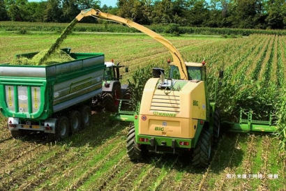 德國青貯機(jī)割臺進(jìn)口報(bào)關(guān)流程到天津農(nóng)機(jī)設(shè)備案例